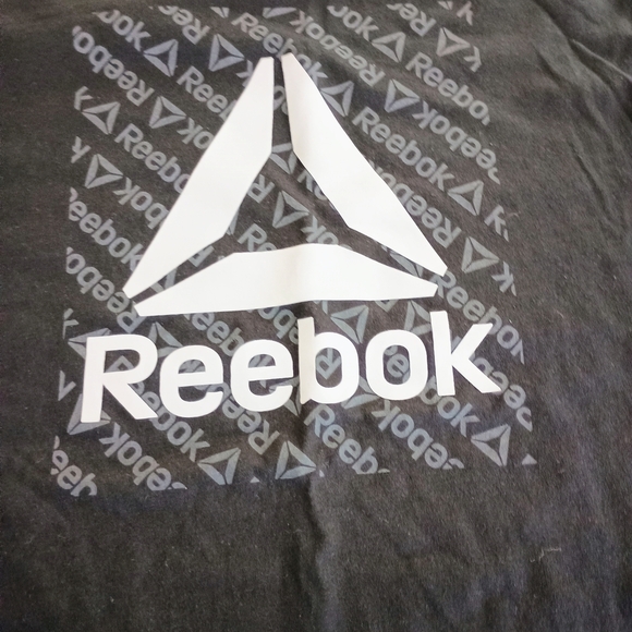 Reebok Men's Black T-Shirt - Picture 2 of 4